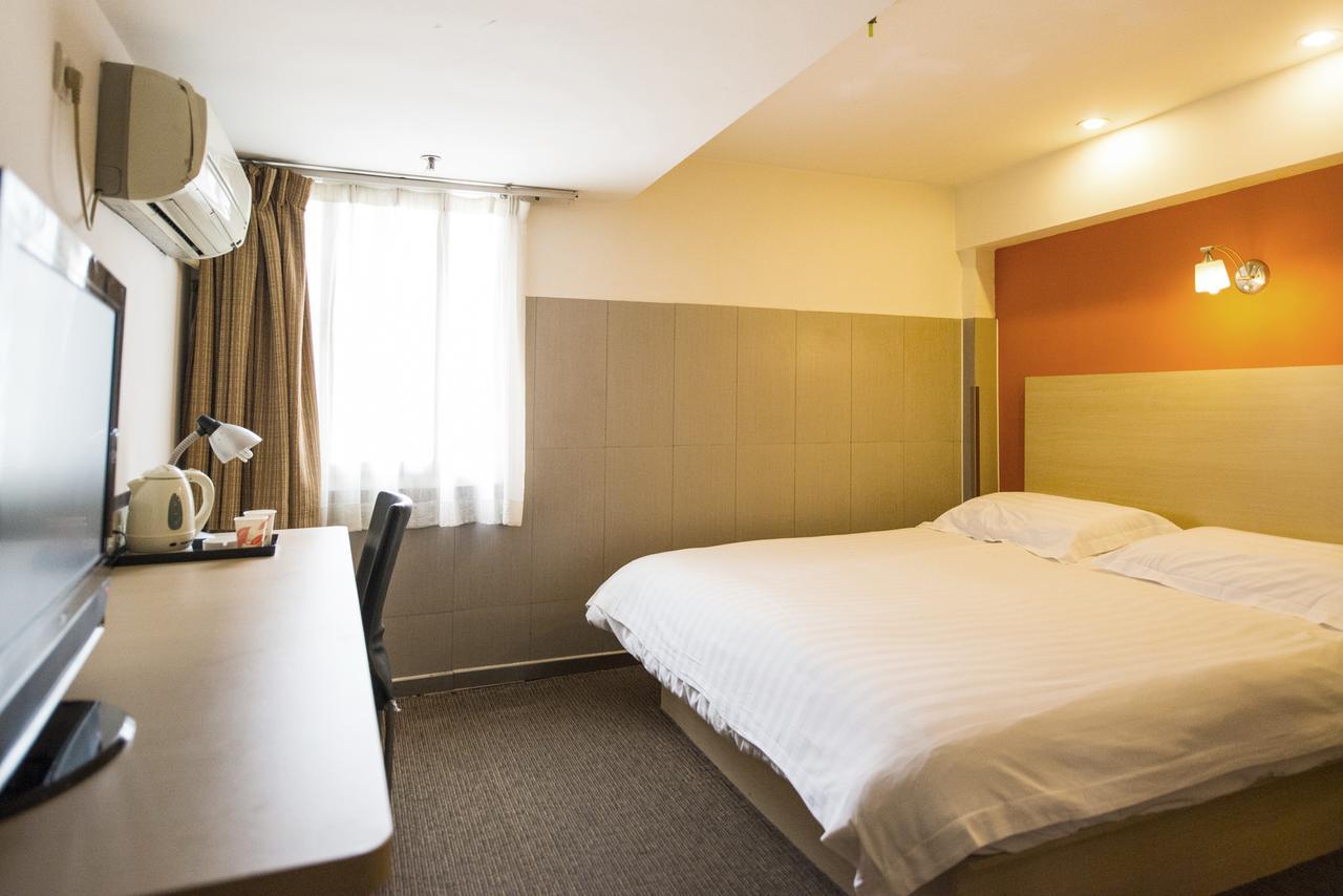 Motel Chongqing Jiefangbai Hongyadong Pedestrian Street Экстерьер фото