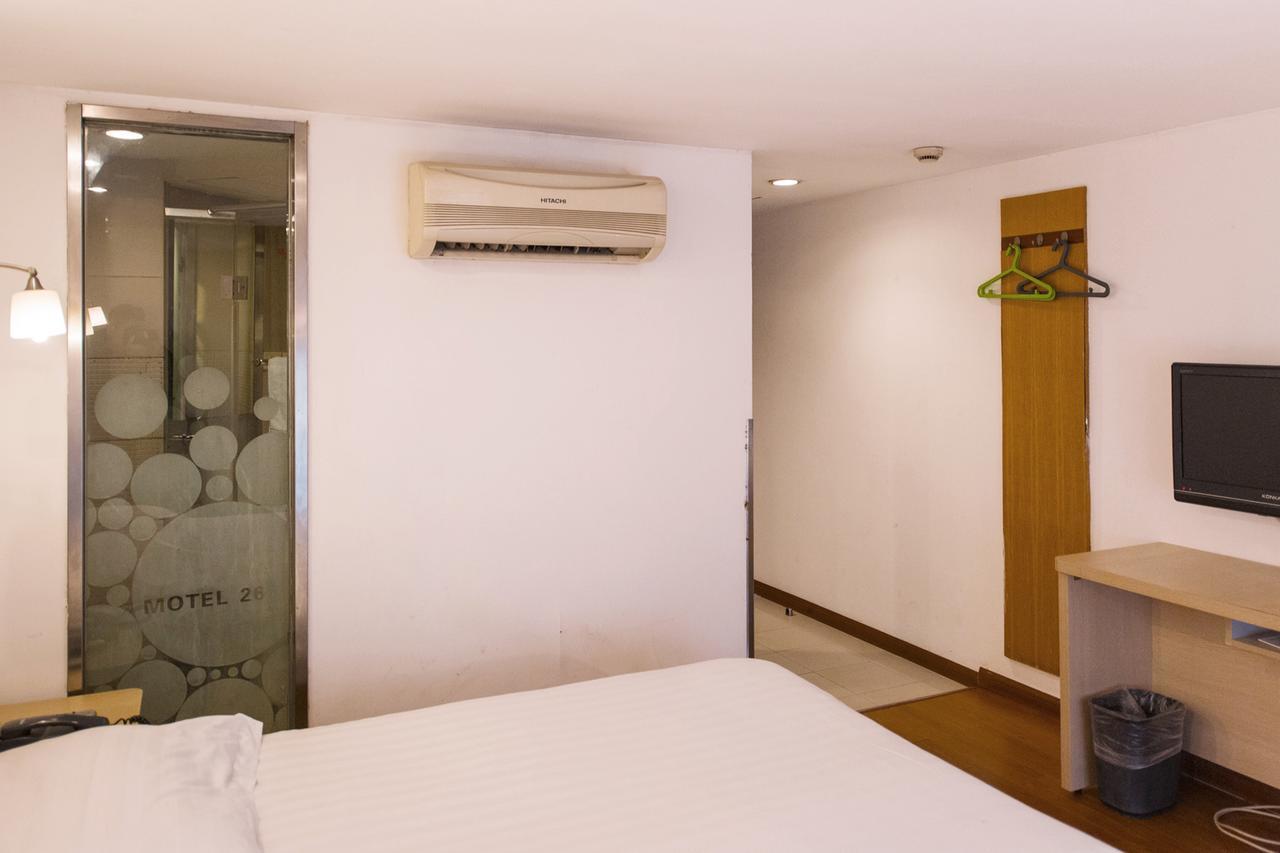 Motel Chongqing Jiefangbai Hongyadong Pedestrian Street Экстерьер фото