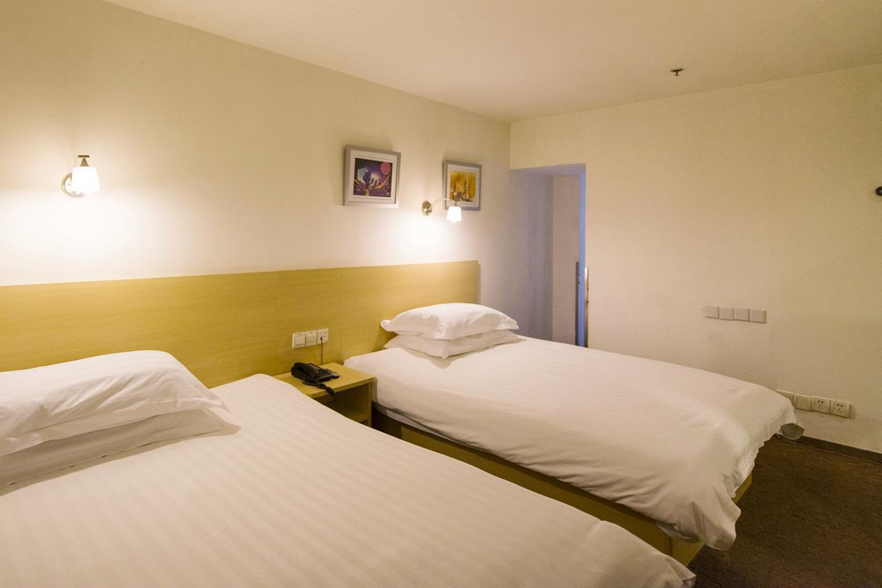 Motel Chongqing Jiefangbai Hongyadong Pedestrian Street Экстерьер фото